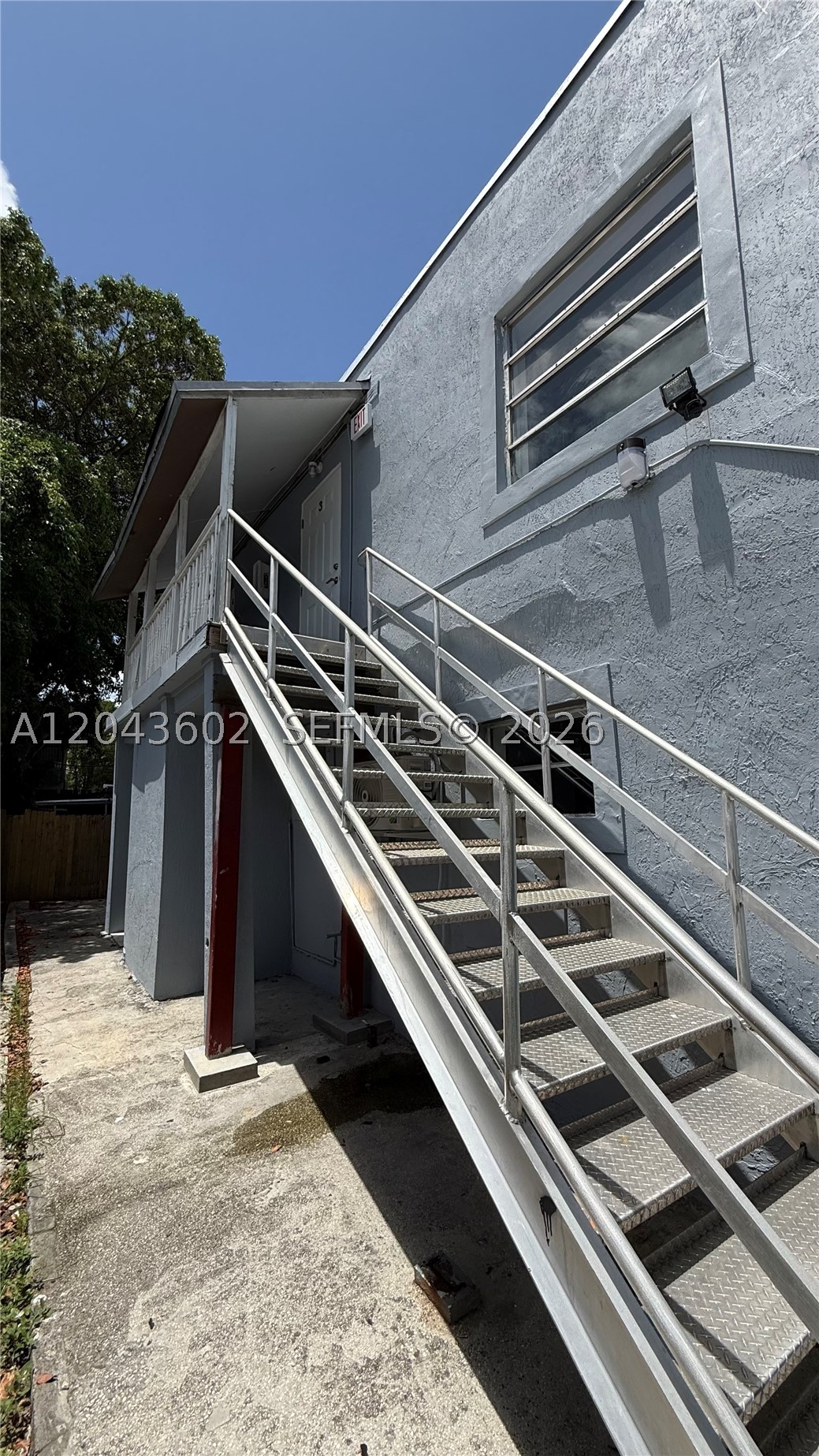 LAWRENCE ESTATE EAST ADDN - Residential Lease