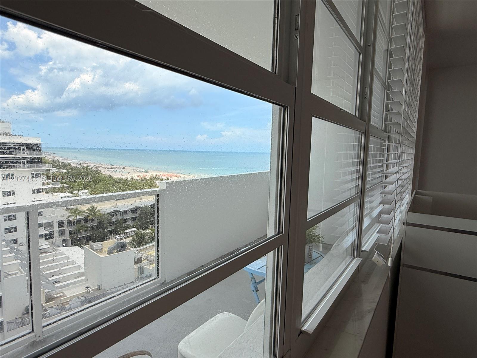 THE DECOPLAGE CONDO - Residential Lease