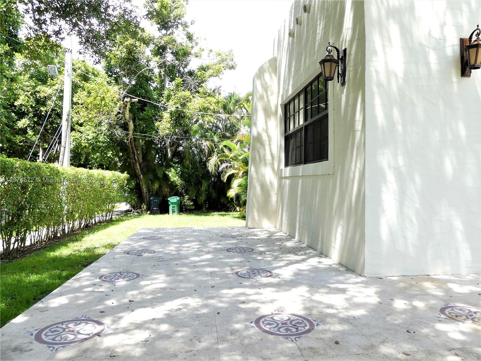 CORAL WAY HEIGHTS - Residential Lease