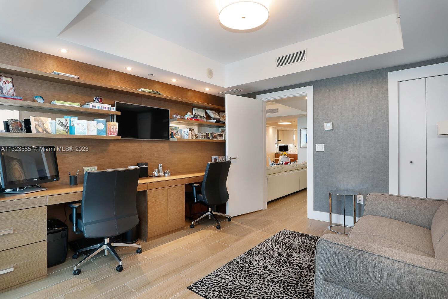 GROVENOR HOUSE CONDO - Residential