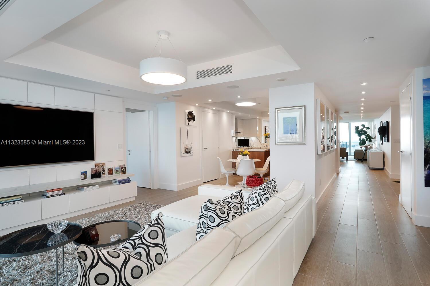 GROVENOR HOUSE CONDO - Residential