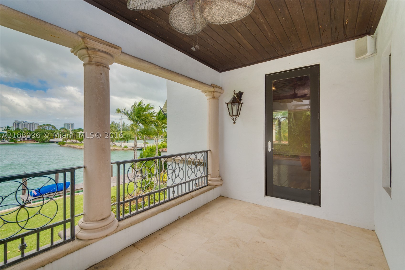 SAN MARINO ISLAND - Residential