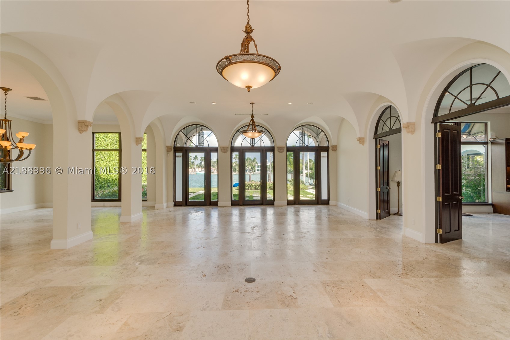 SAN MARINO ISLAND - Residential