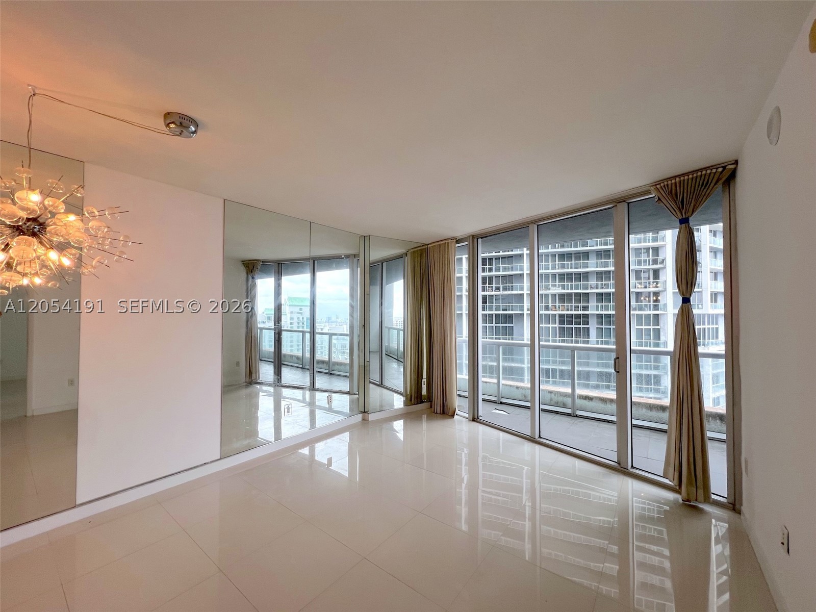 ICON BRICKELL - Residential