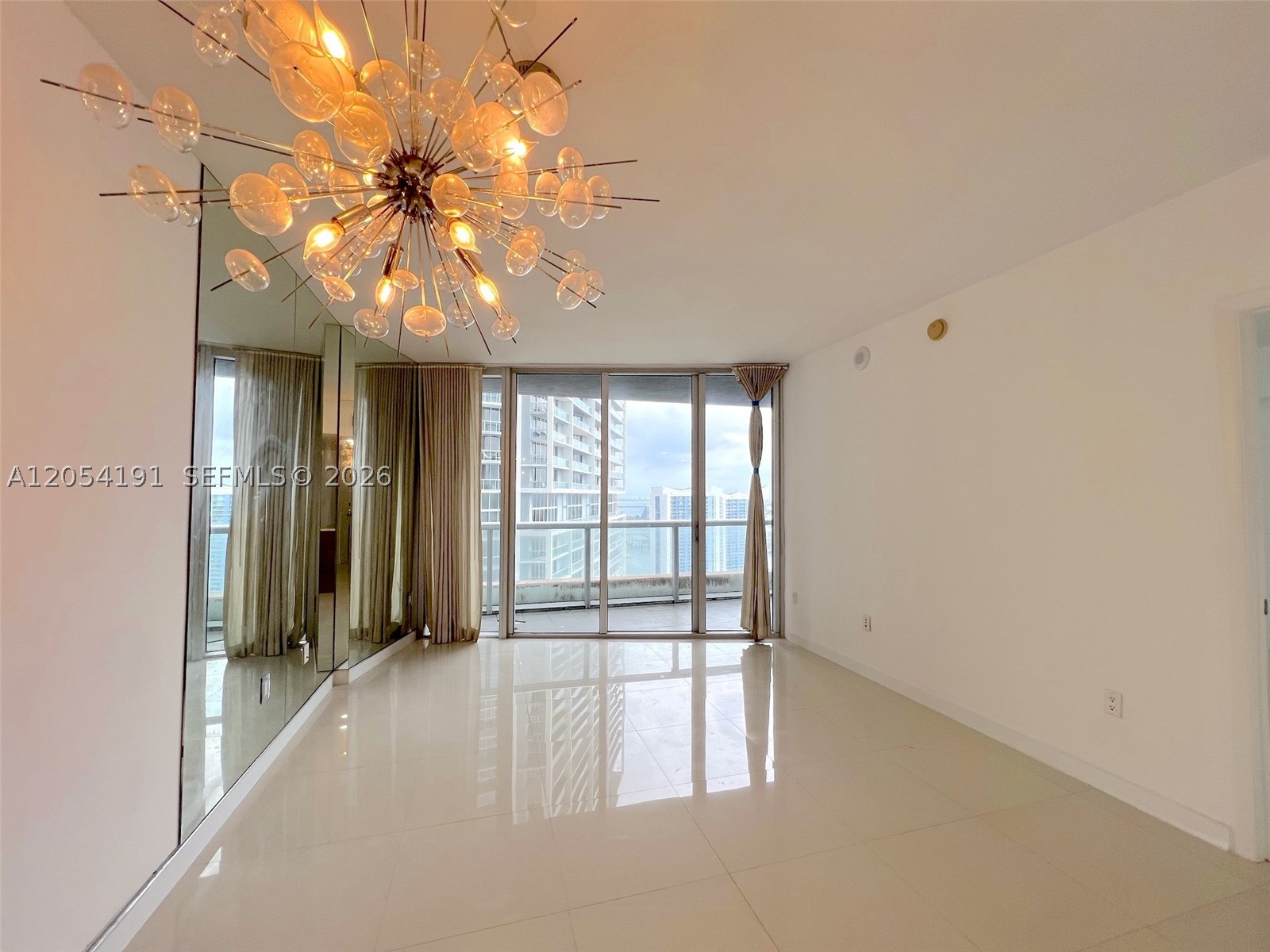 ICON BRICKELL - Residential