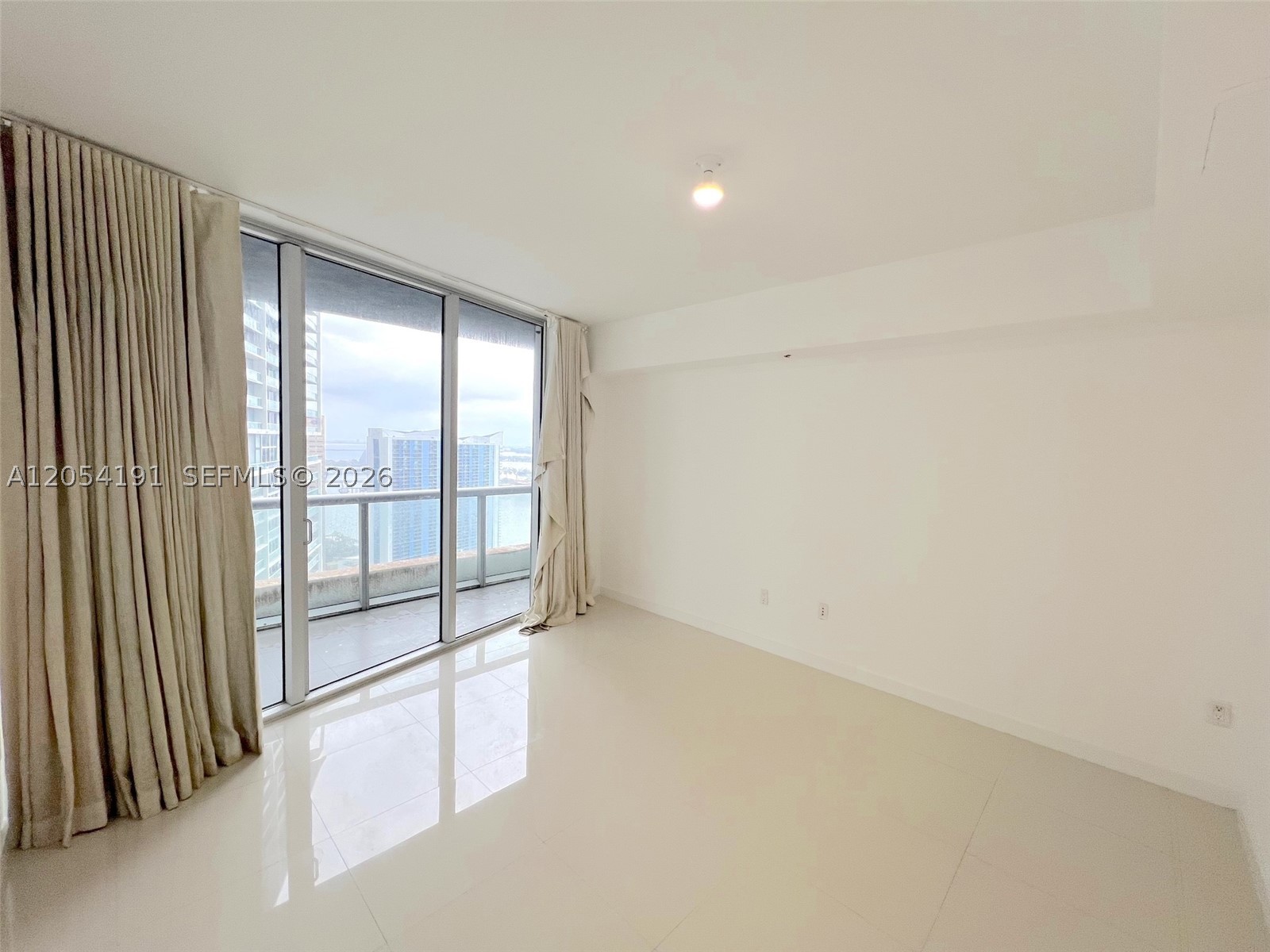 ICON BRICKELL - Residential