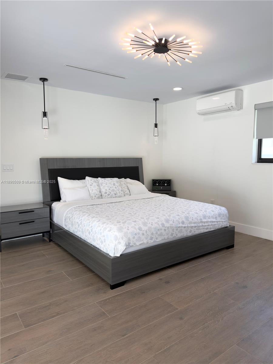 ENCHANTED LAKE SEC 4 - Residential
