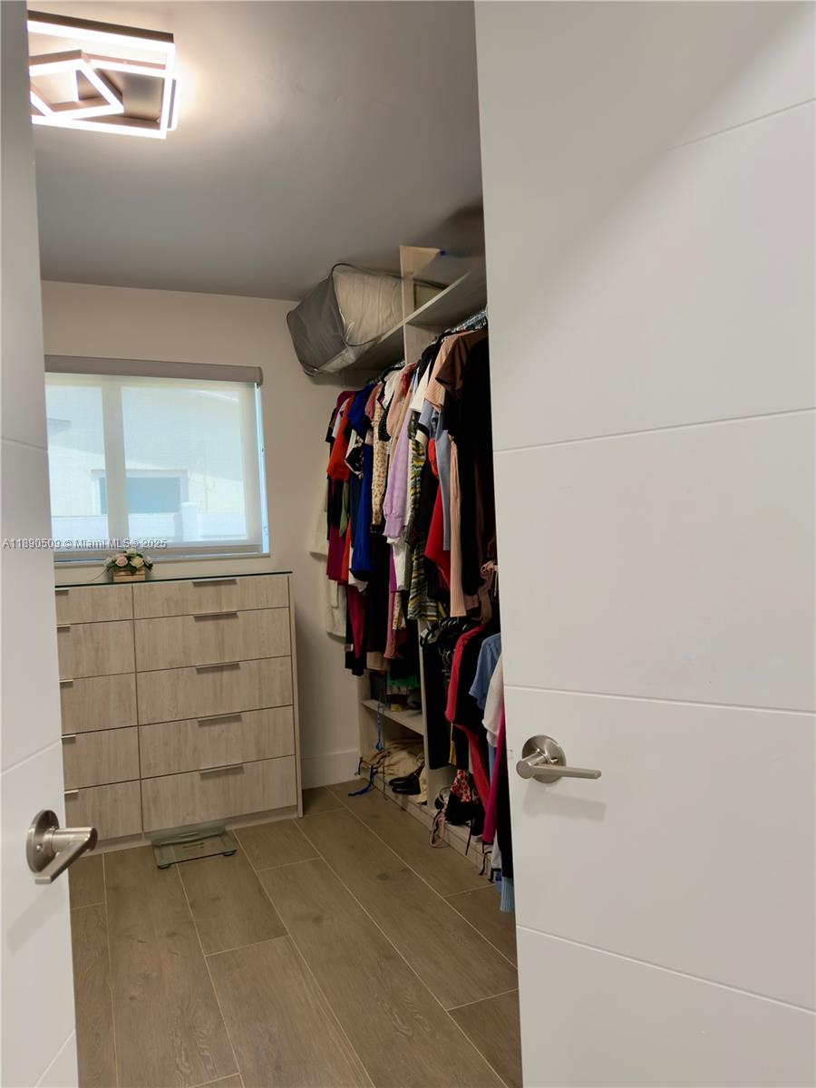 ENCHANTED LAKE SEC 4 - Residential