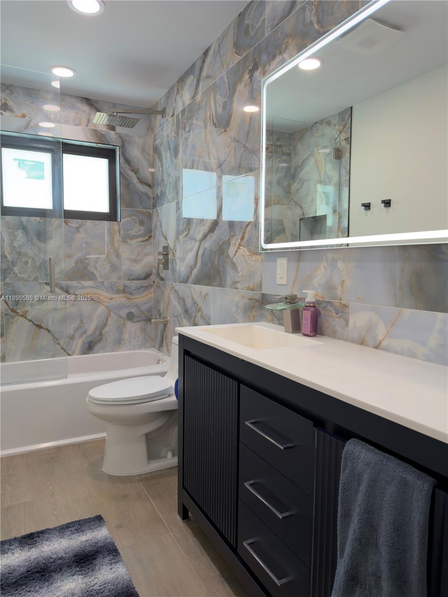ENCHANTED LAKE SEC 4 - Residential