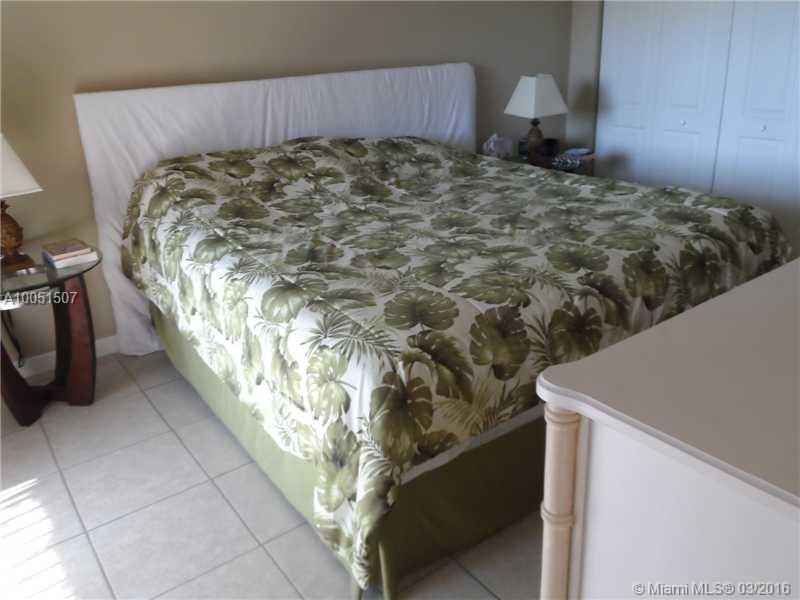Lakeshore Condo - Residential Lease