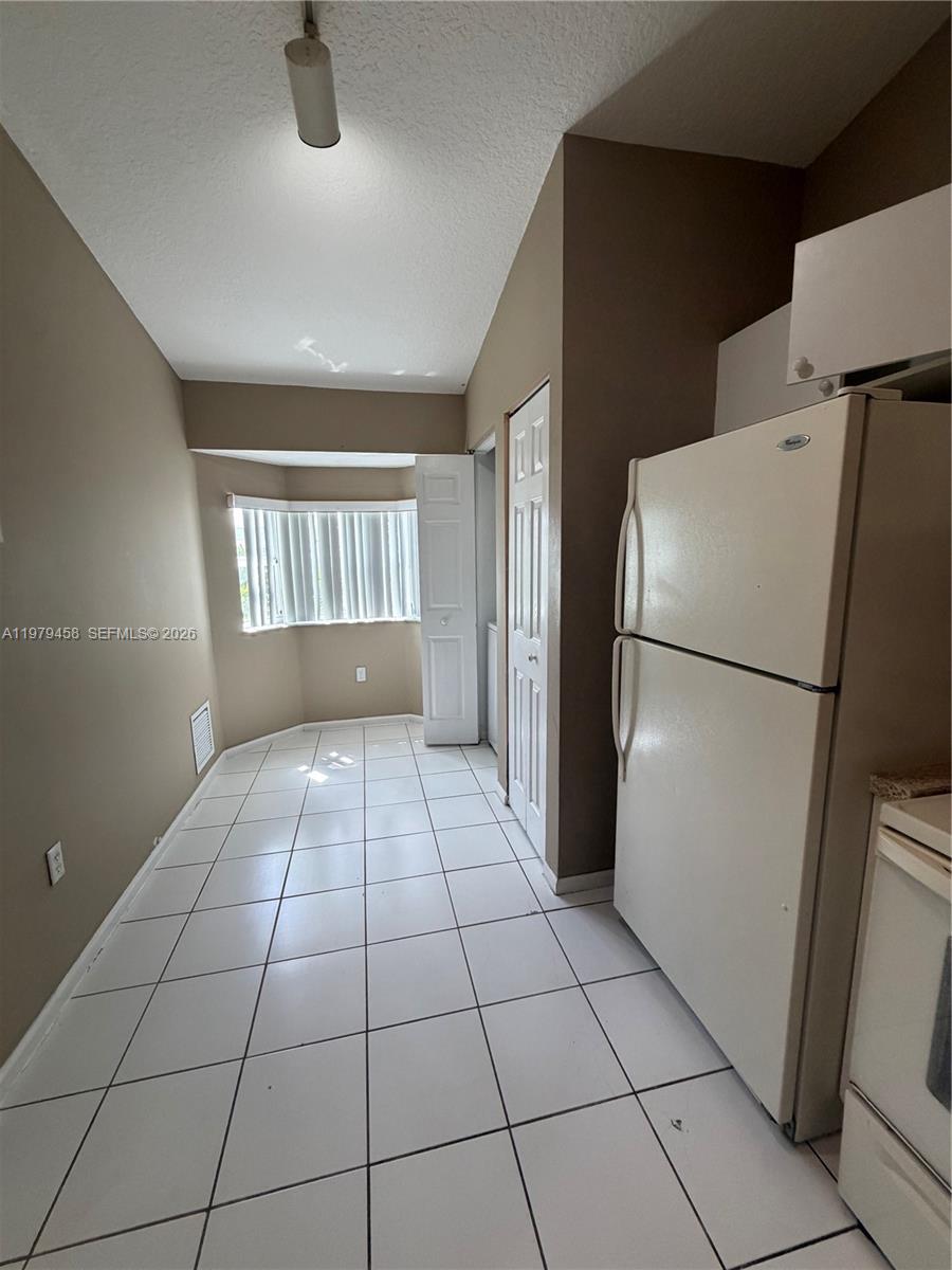 COVE AT BRIAR BAY CONDO - Residential