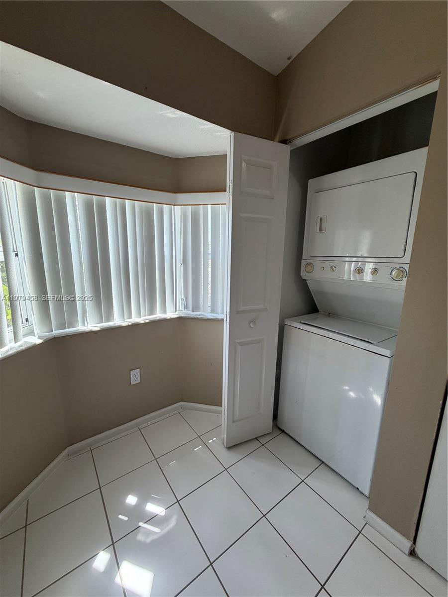 COVE AT BRIAR BAY CONDO - Residential
