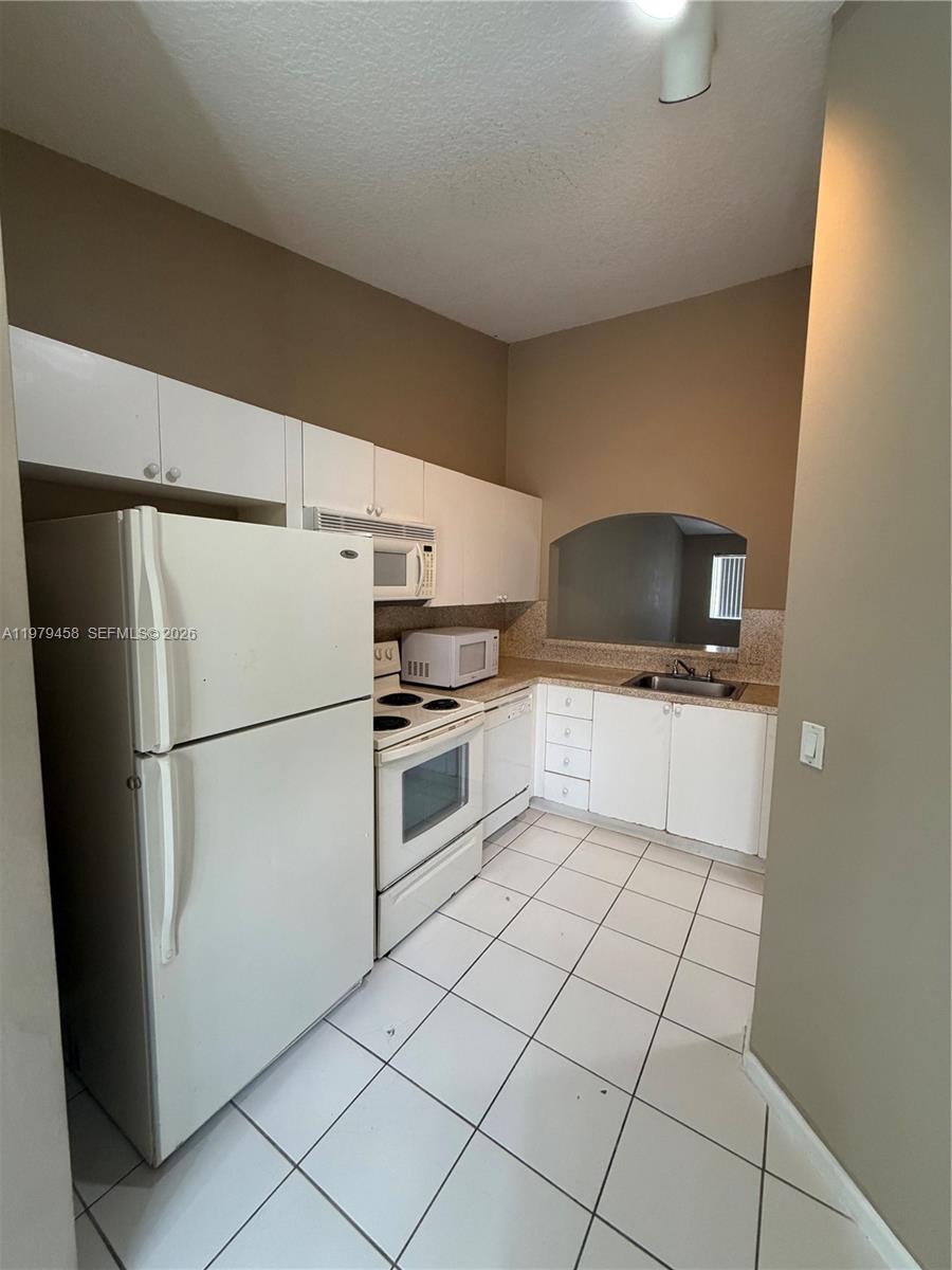 COVE AT BRIAR BAY CONDO - Residential