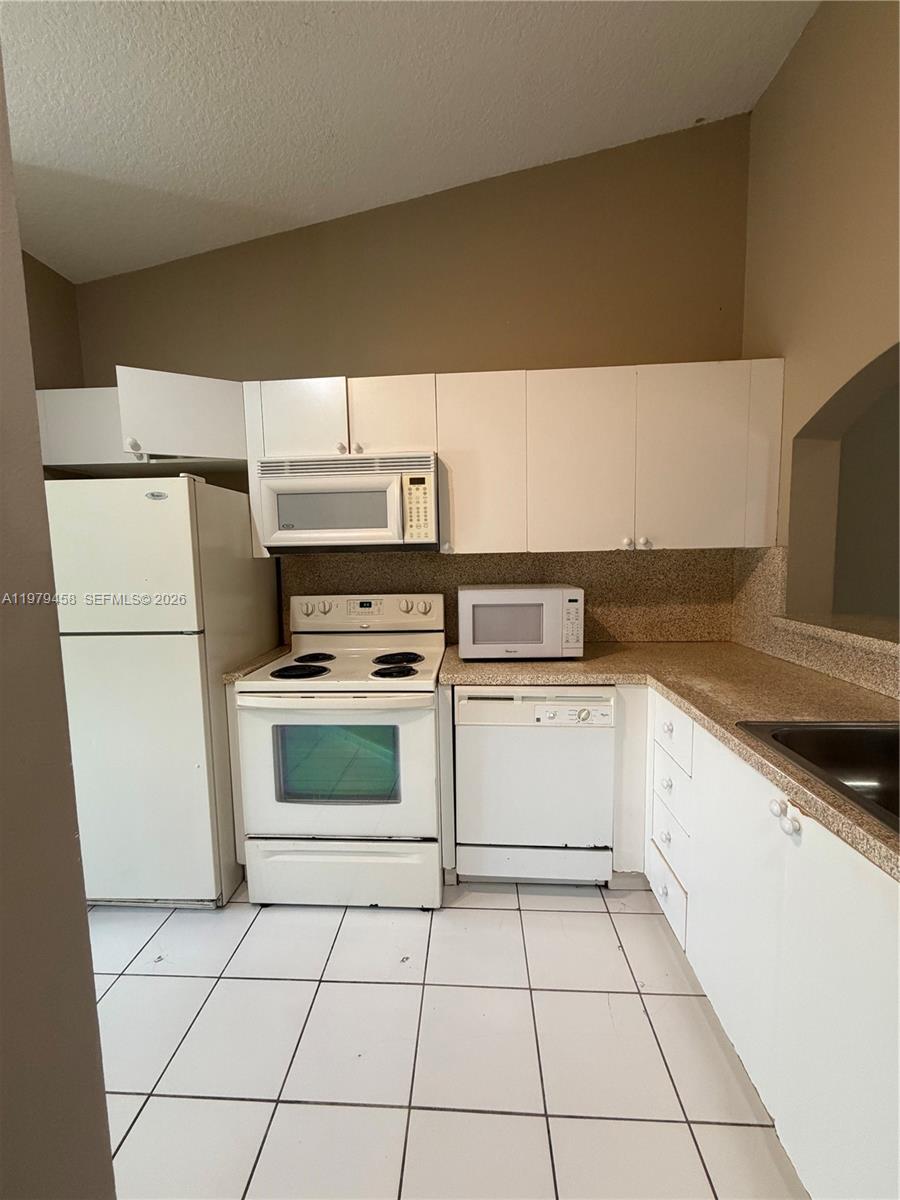 COVE AT BRIAR BAY CONDO - Residential