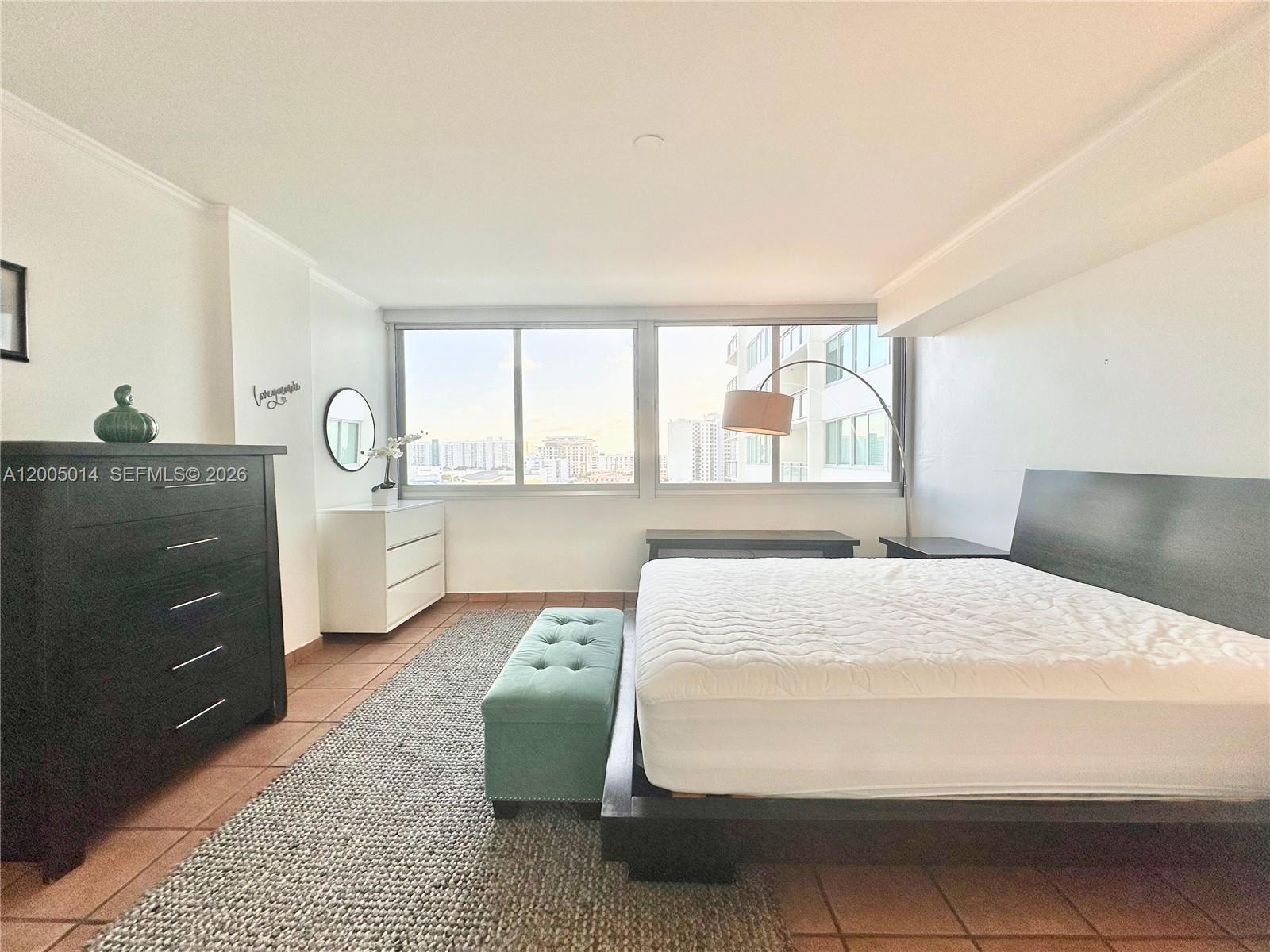 BURLEIGH HOUSE CONDO - Residential