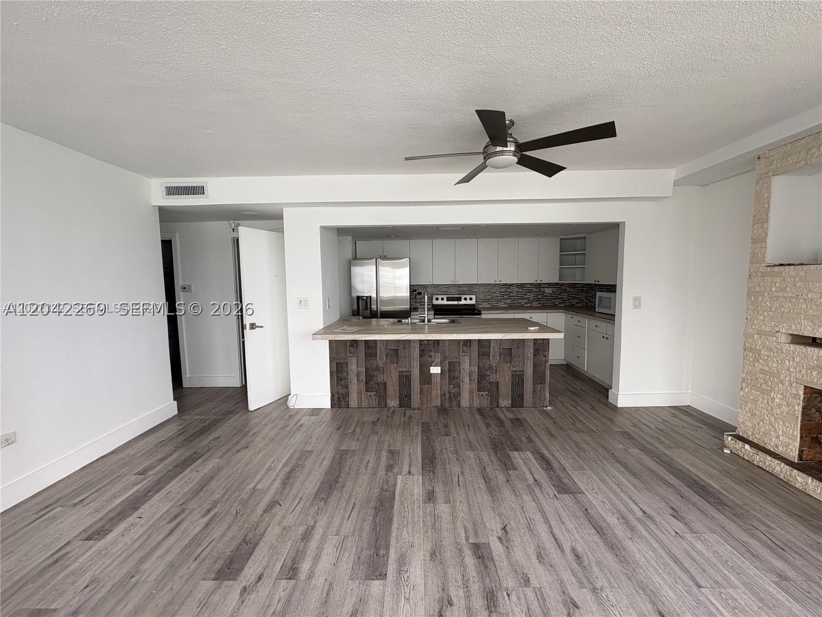 CARIBBEAN TOWERS CONDO - Residential