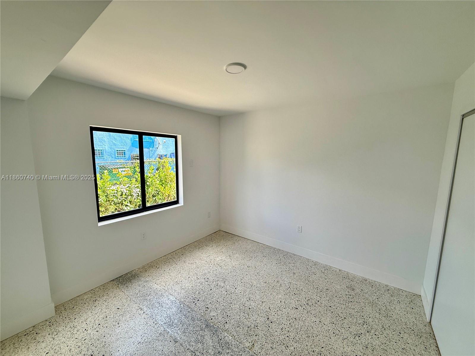 DIXIE HIGHWAY TRACK - Residential Lease