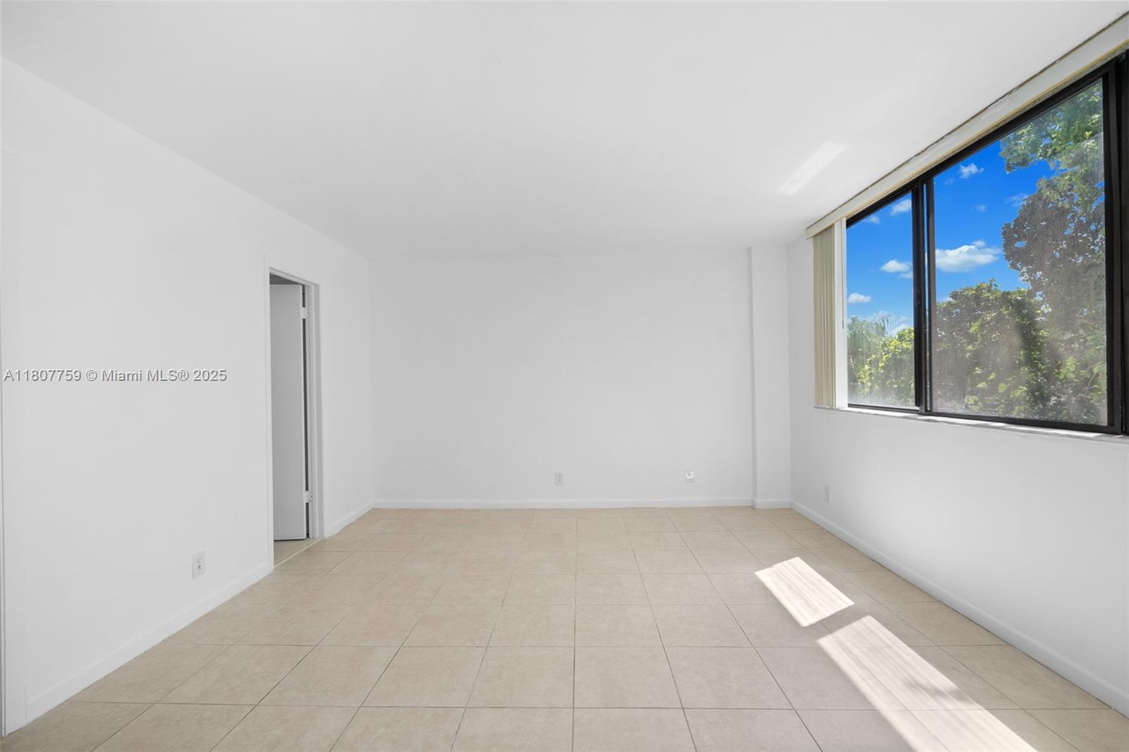 INVERRARY GARDENS CONDO I - Residential