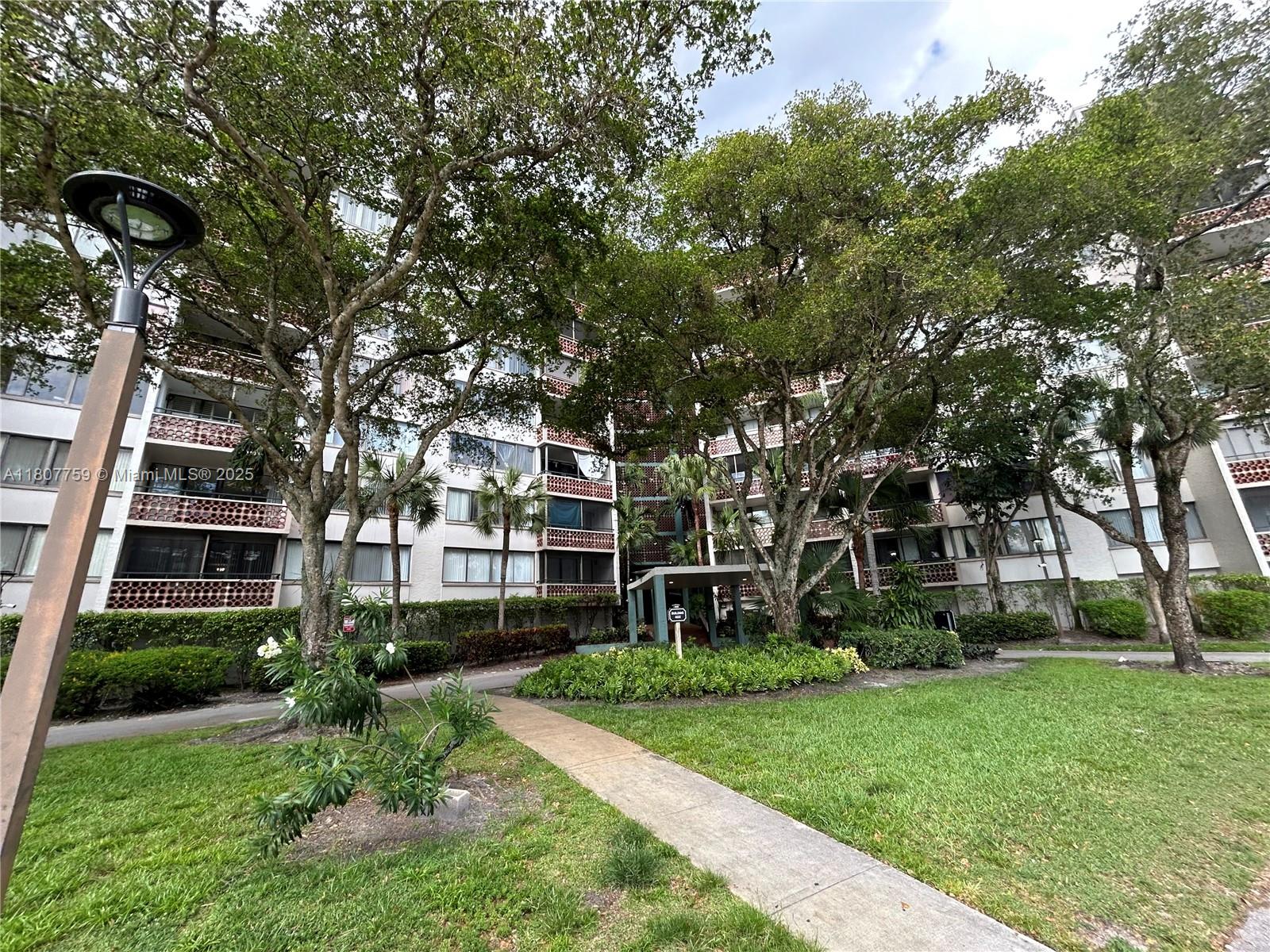 INVERRARY GARDENS CONDO I - Residential