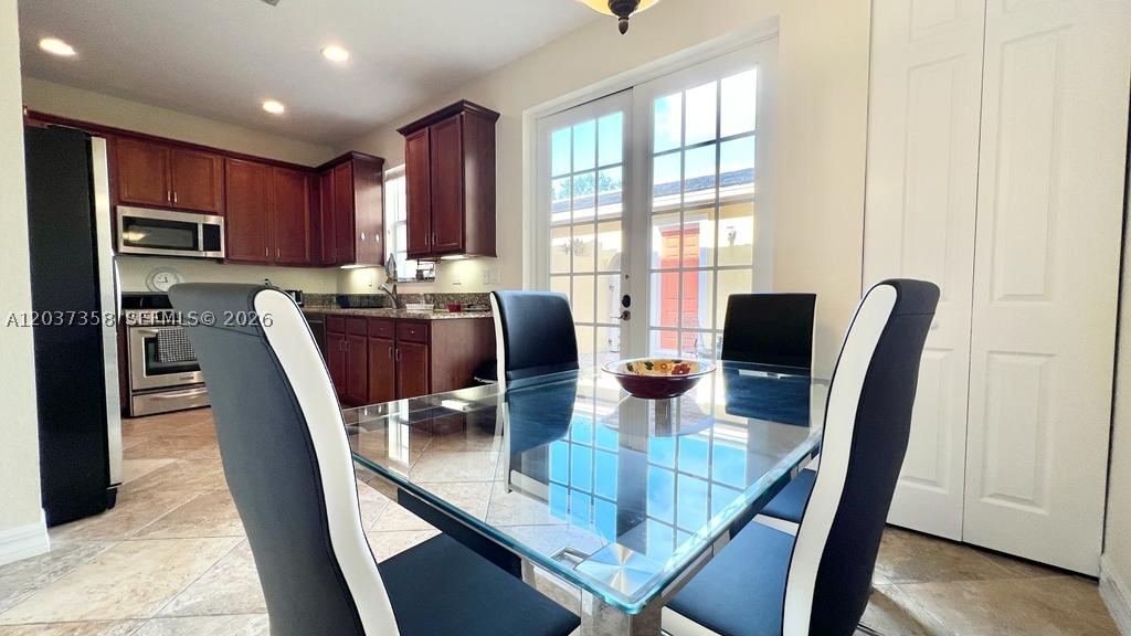 CANTERBURY PLACE - Residential