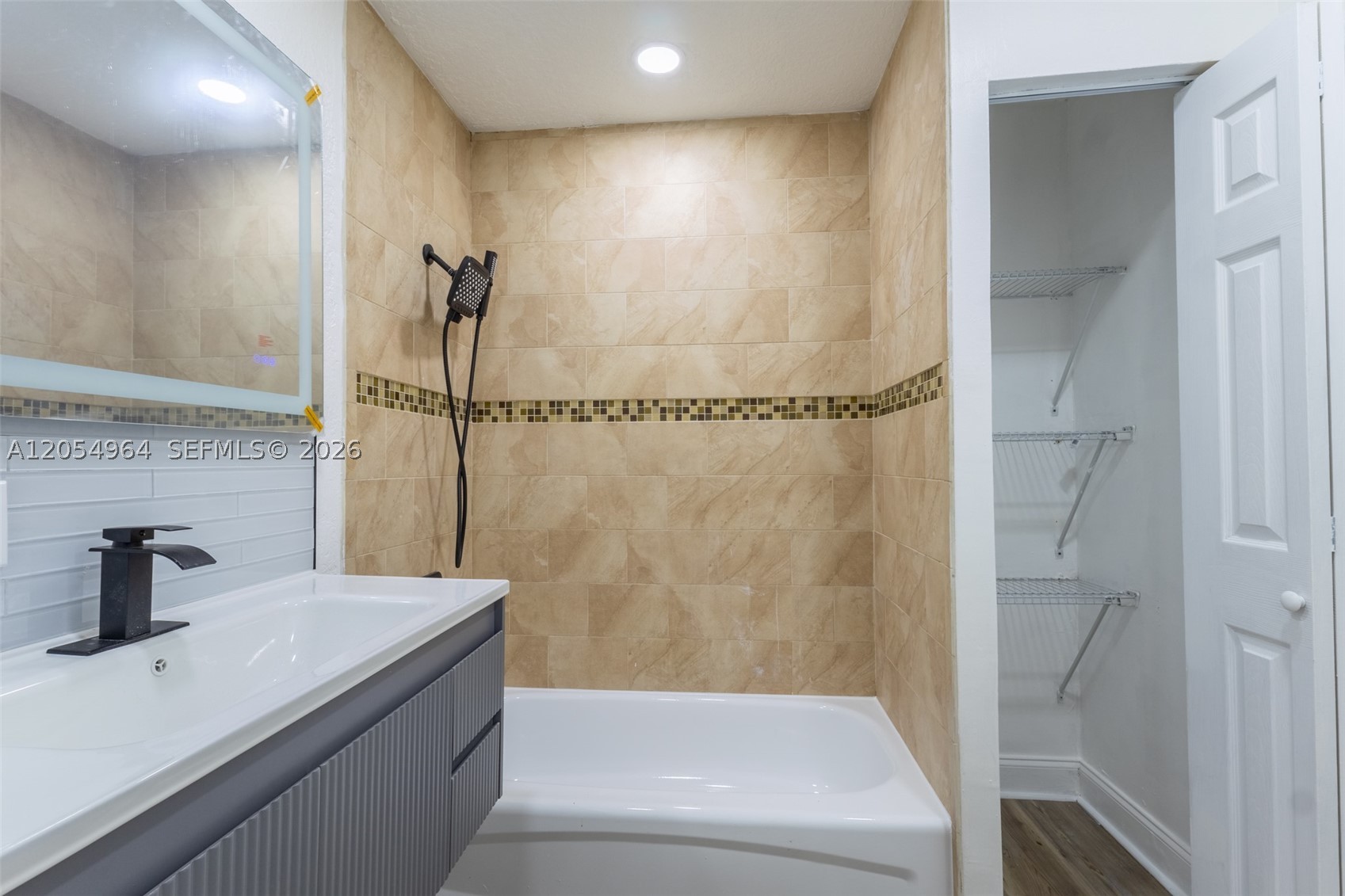 BISC GARDENS SEC A - Residential Lease