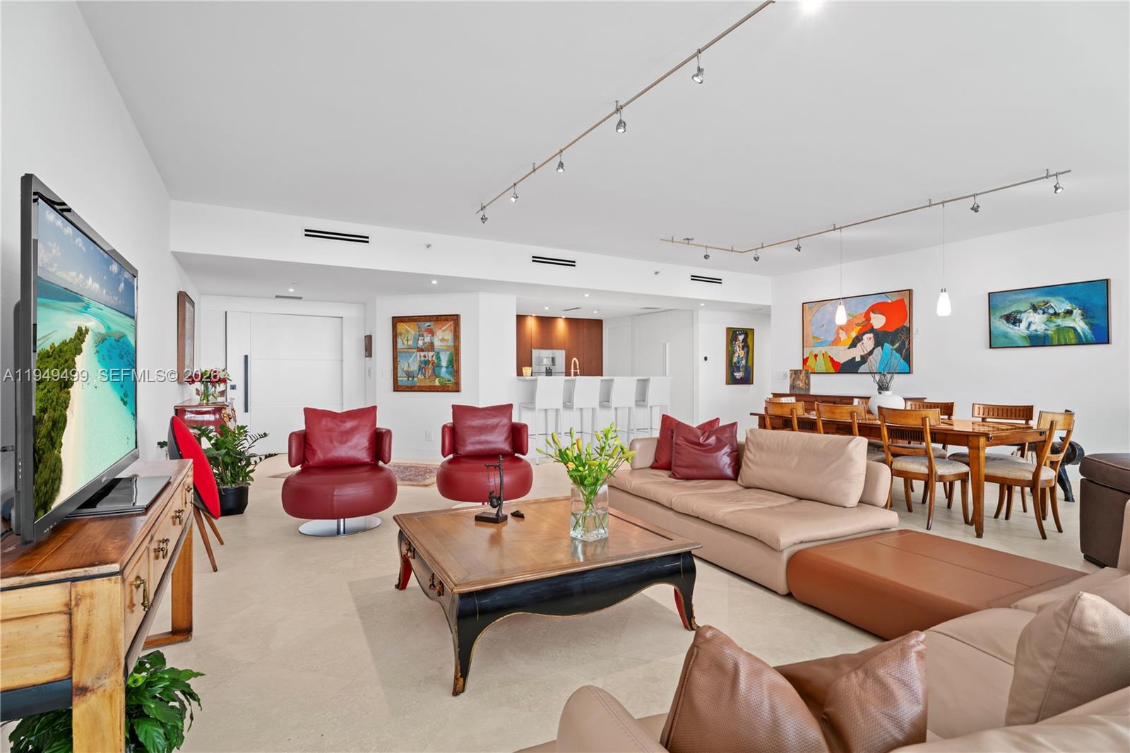 SANTA MARIA CONDO - Residential