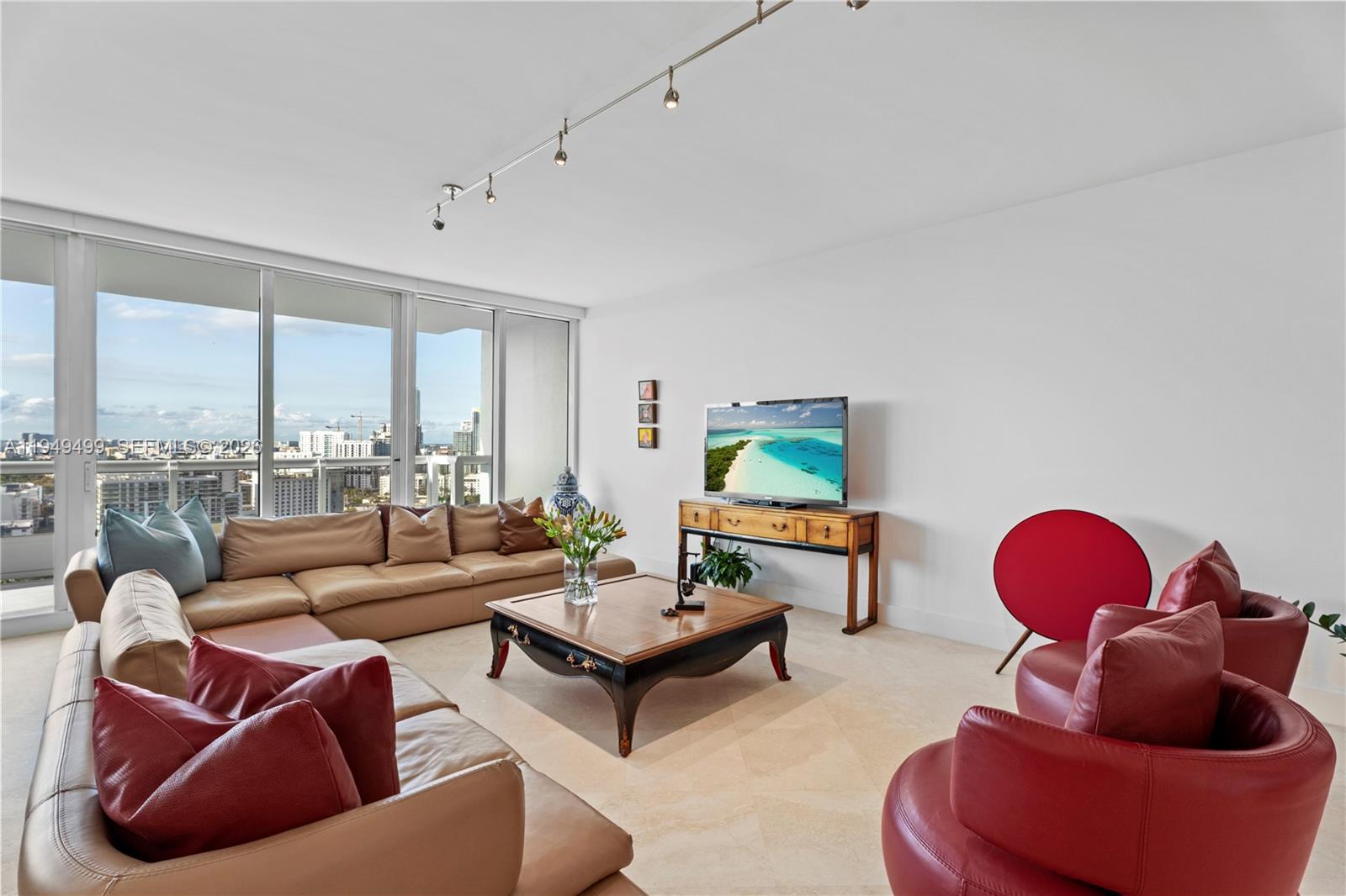 SANTA MARIA CONDO - Residential