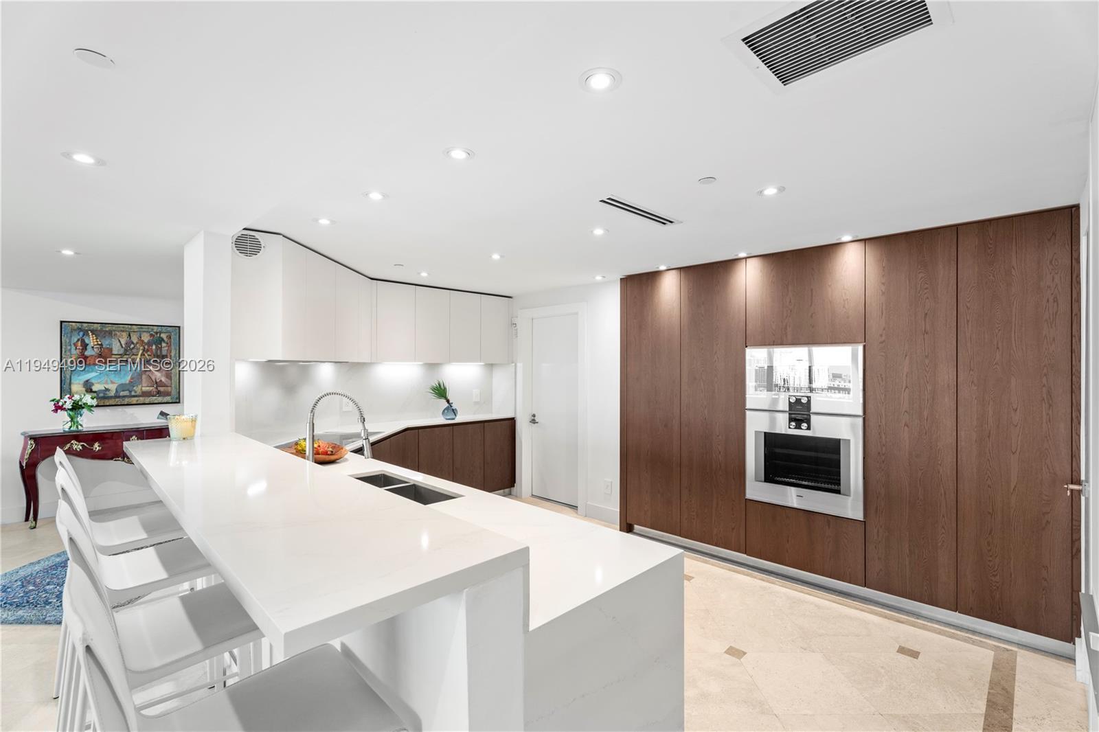 SANTA MARIA CONDO - Residential