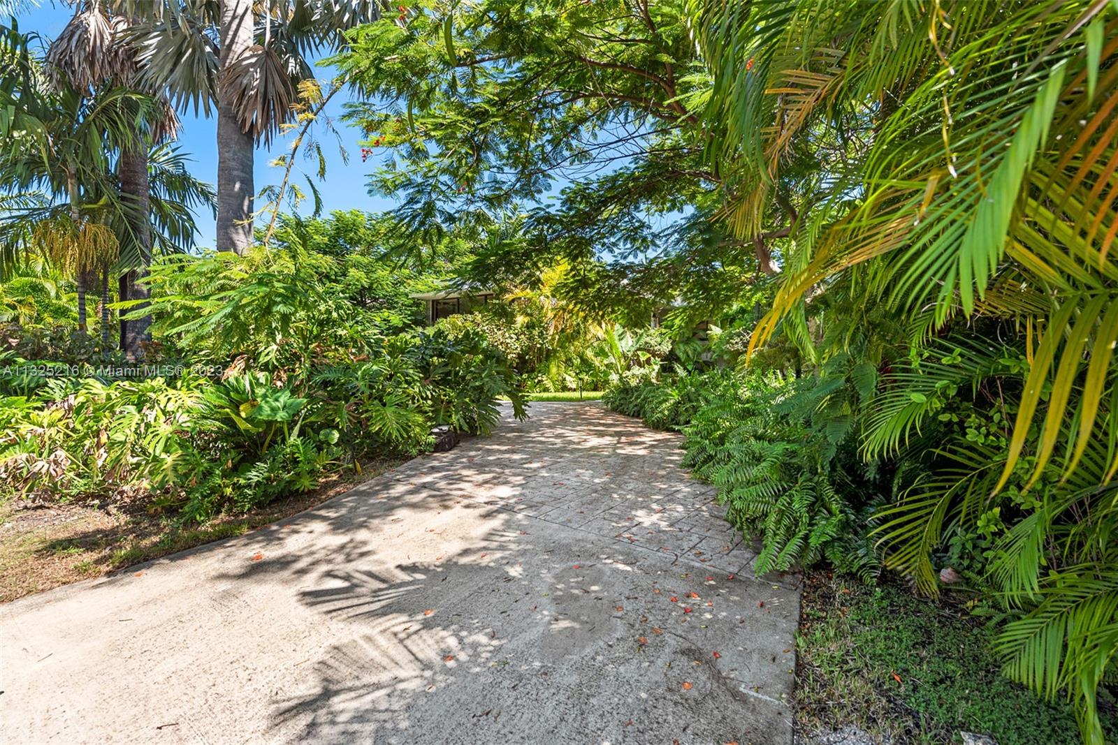 SUNSET ISLANDS-ISLAND NO - Residential
