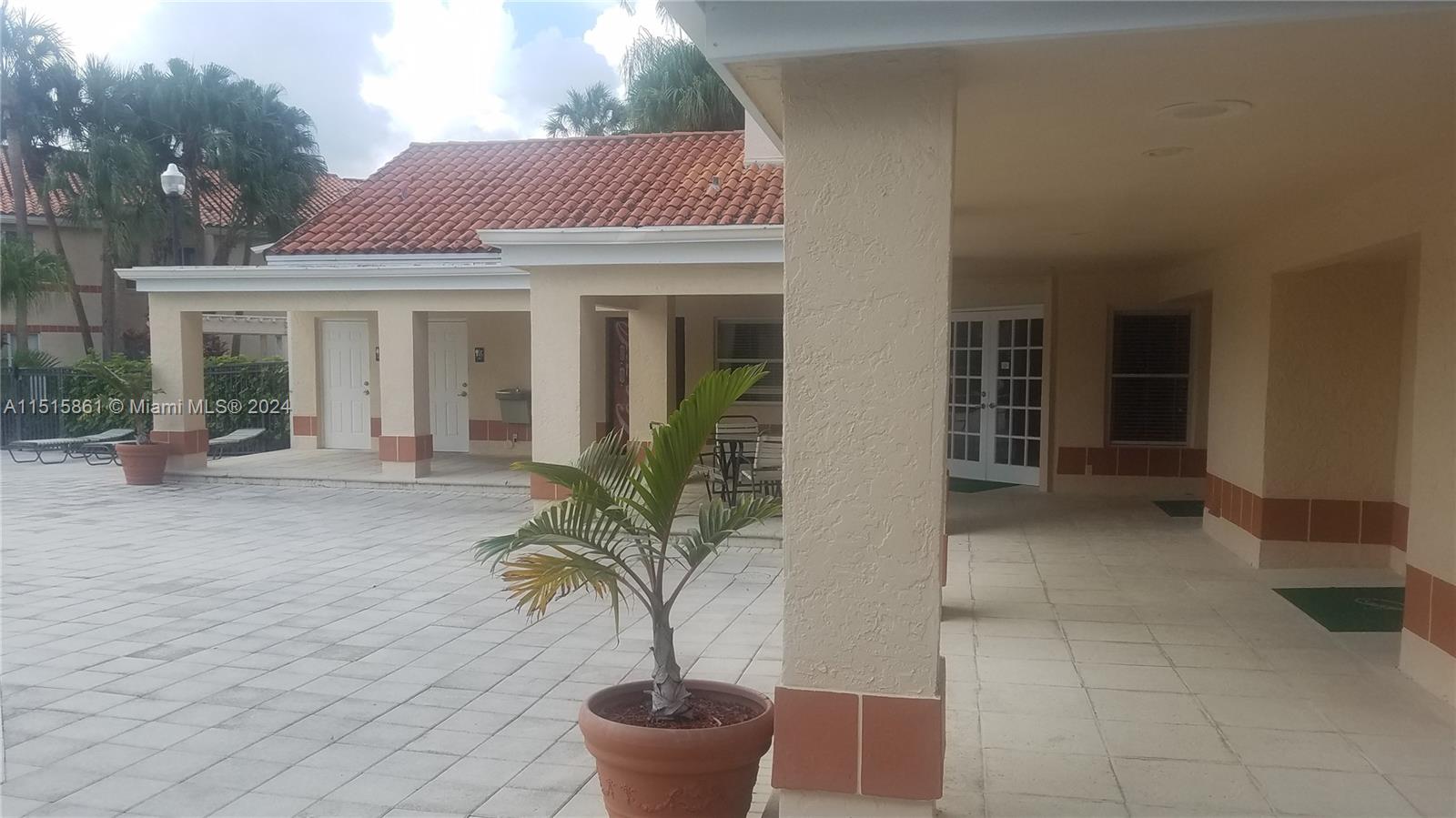 CORAL KEY CONDO - Residential Lease