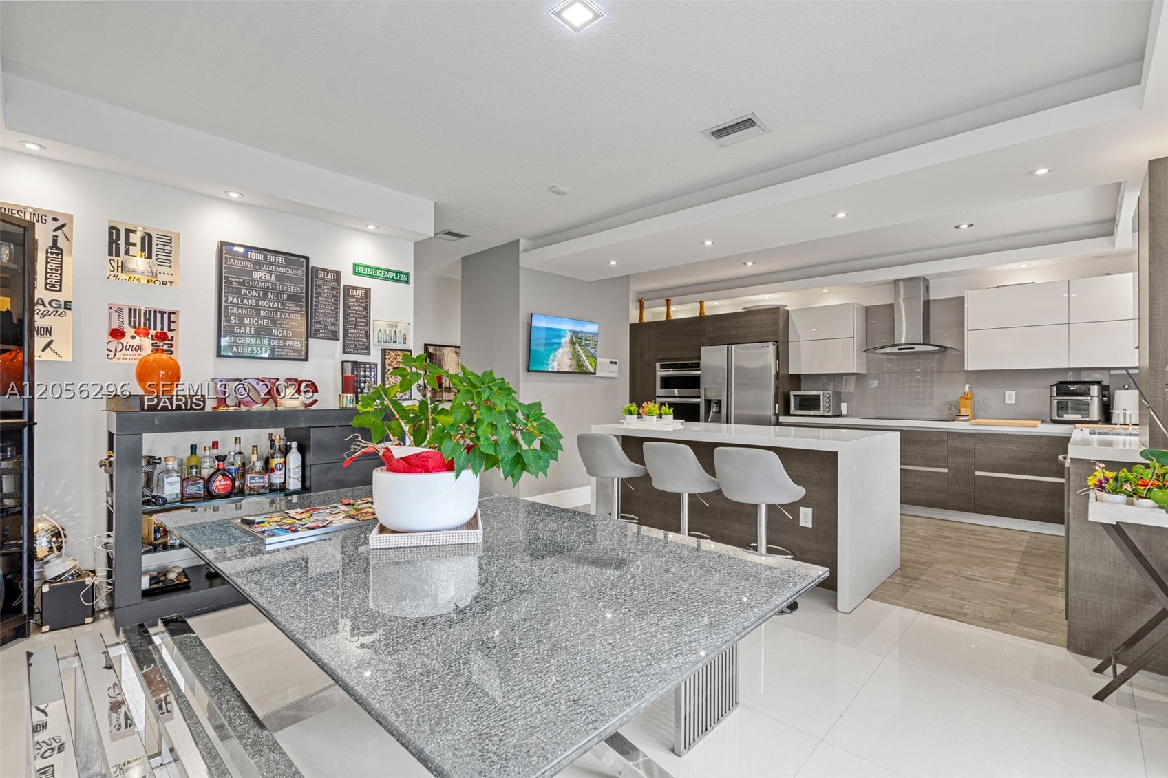 KAYLA S PLACE - Residential Lease