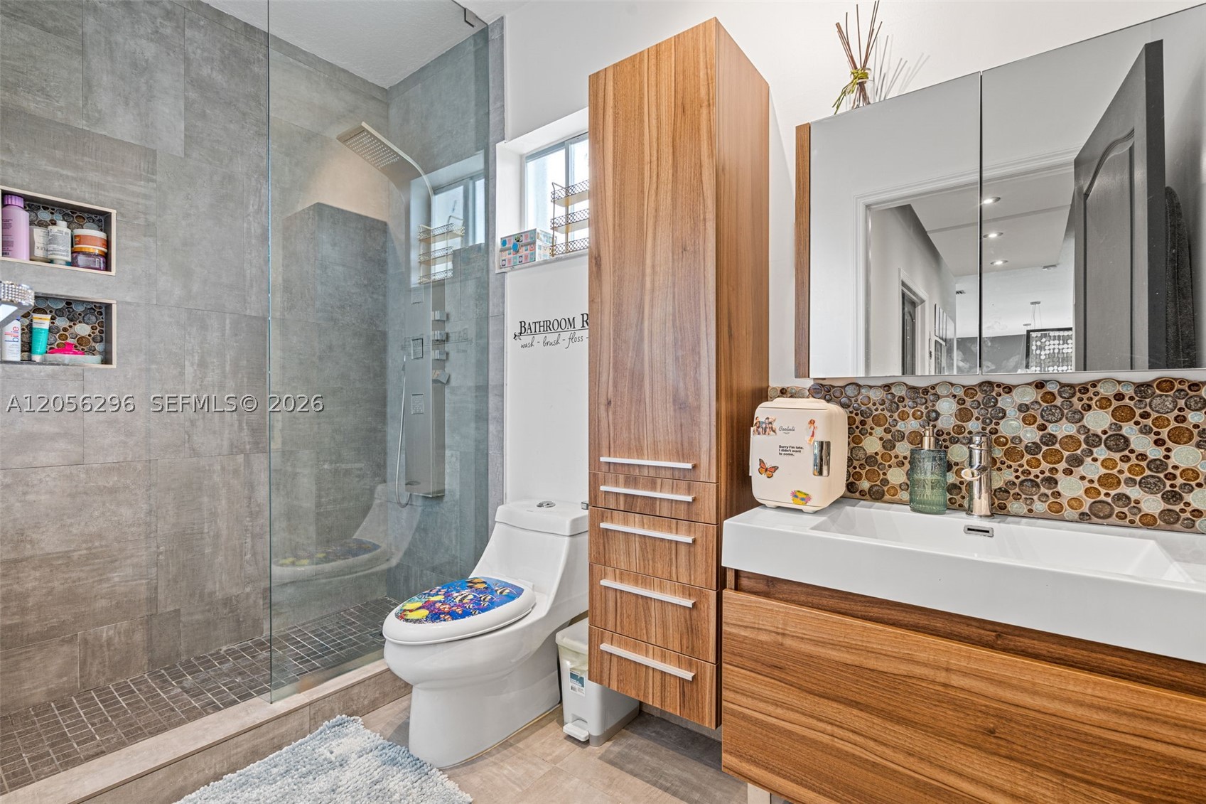 KAYLA S PLACE - Residential Lease