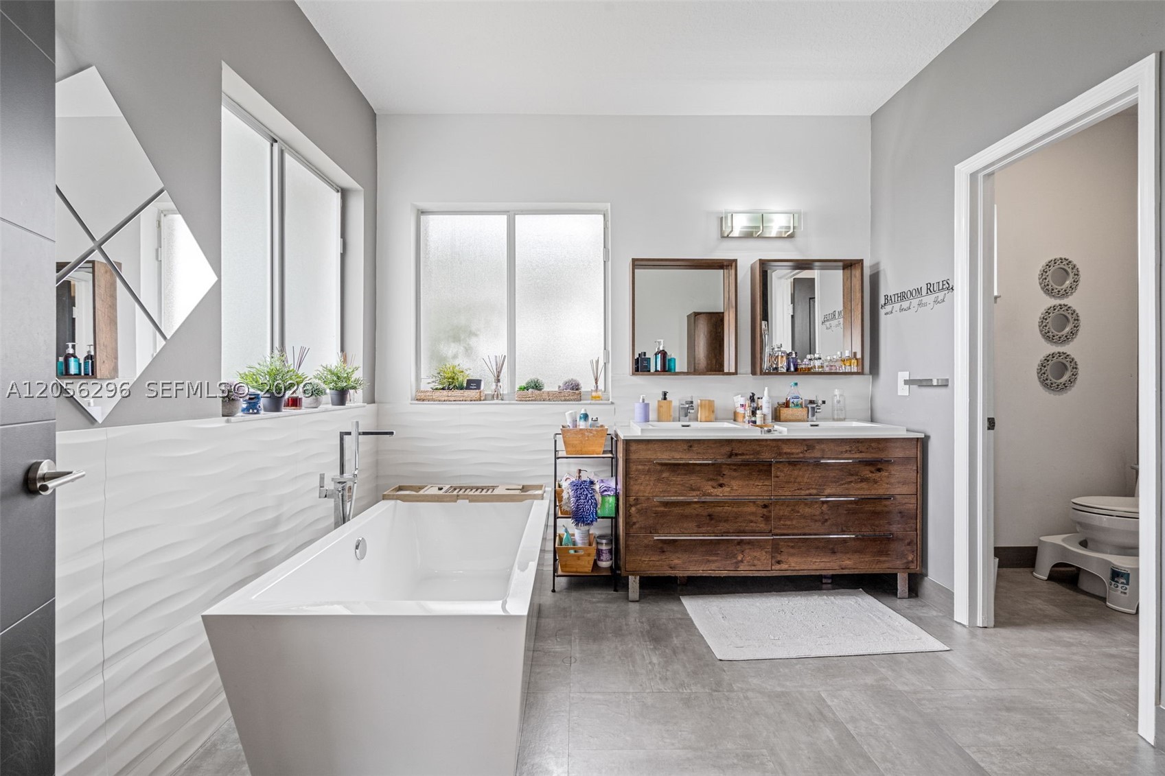 KAYLA S PLACE - Residential Lease