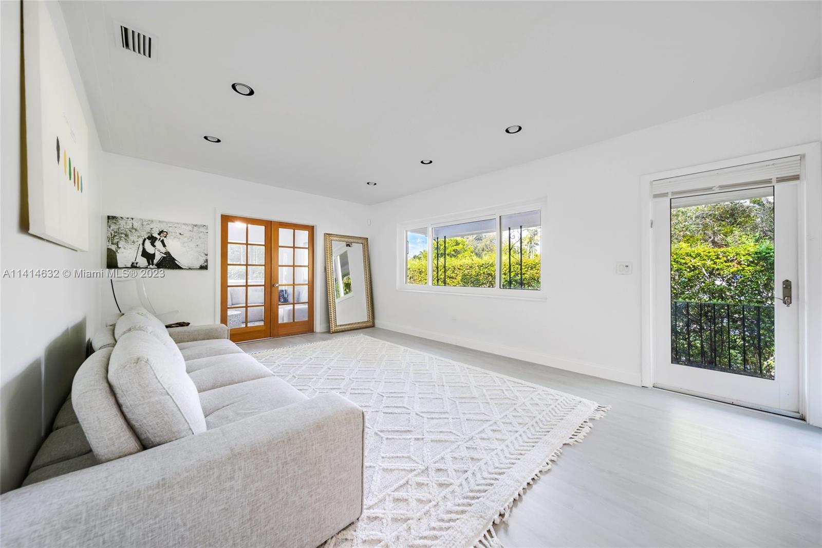 BRICKELL ESTATES - Residential Lease