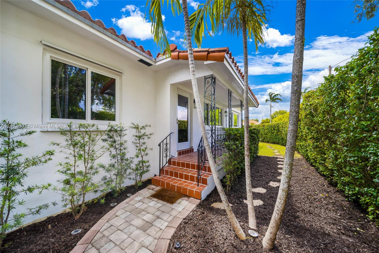 BRICKELL ESTATES - Residential Lease