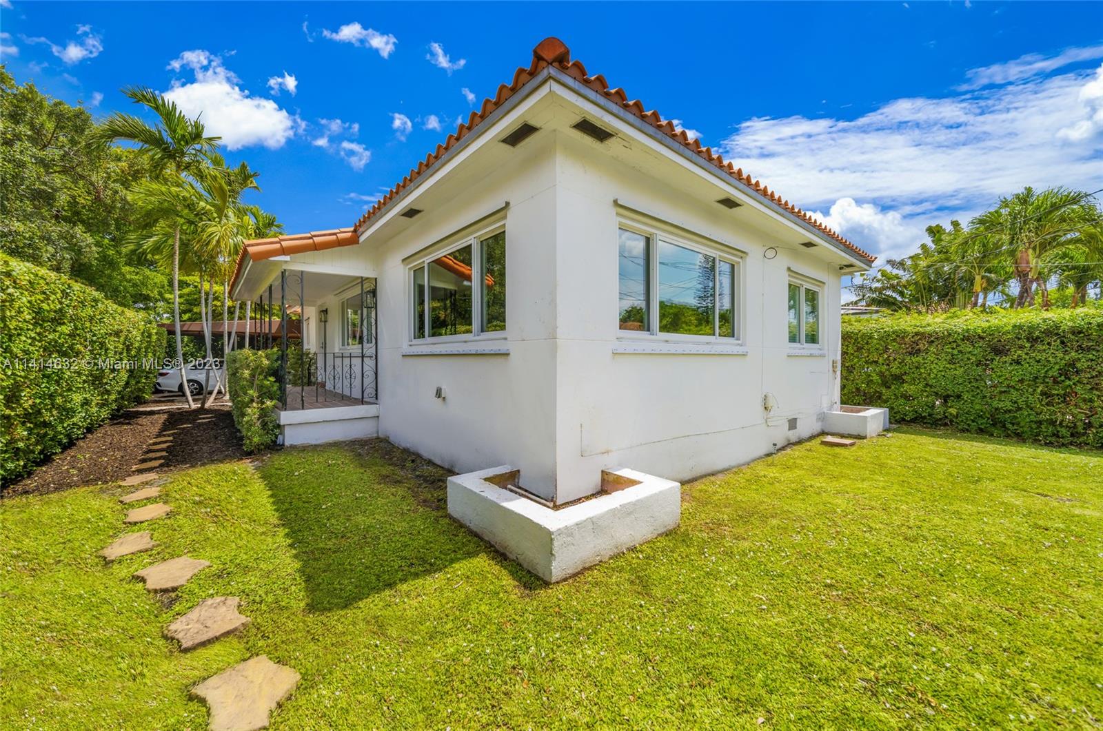 BRICKELL ESTATES - Residential Lease