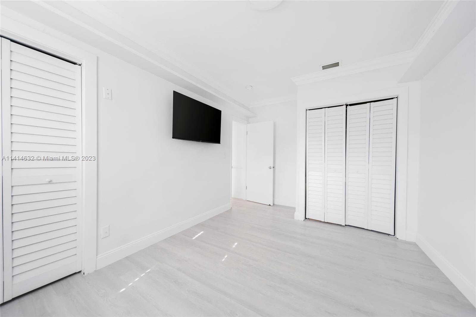 BRICKELL ESTATES - Residential Lease