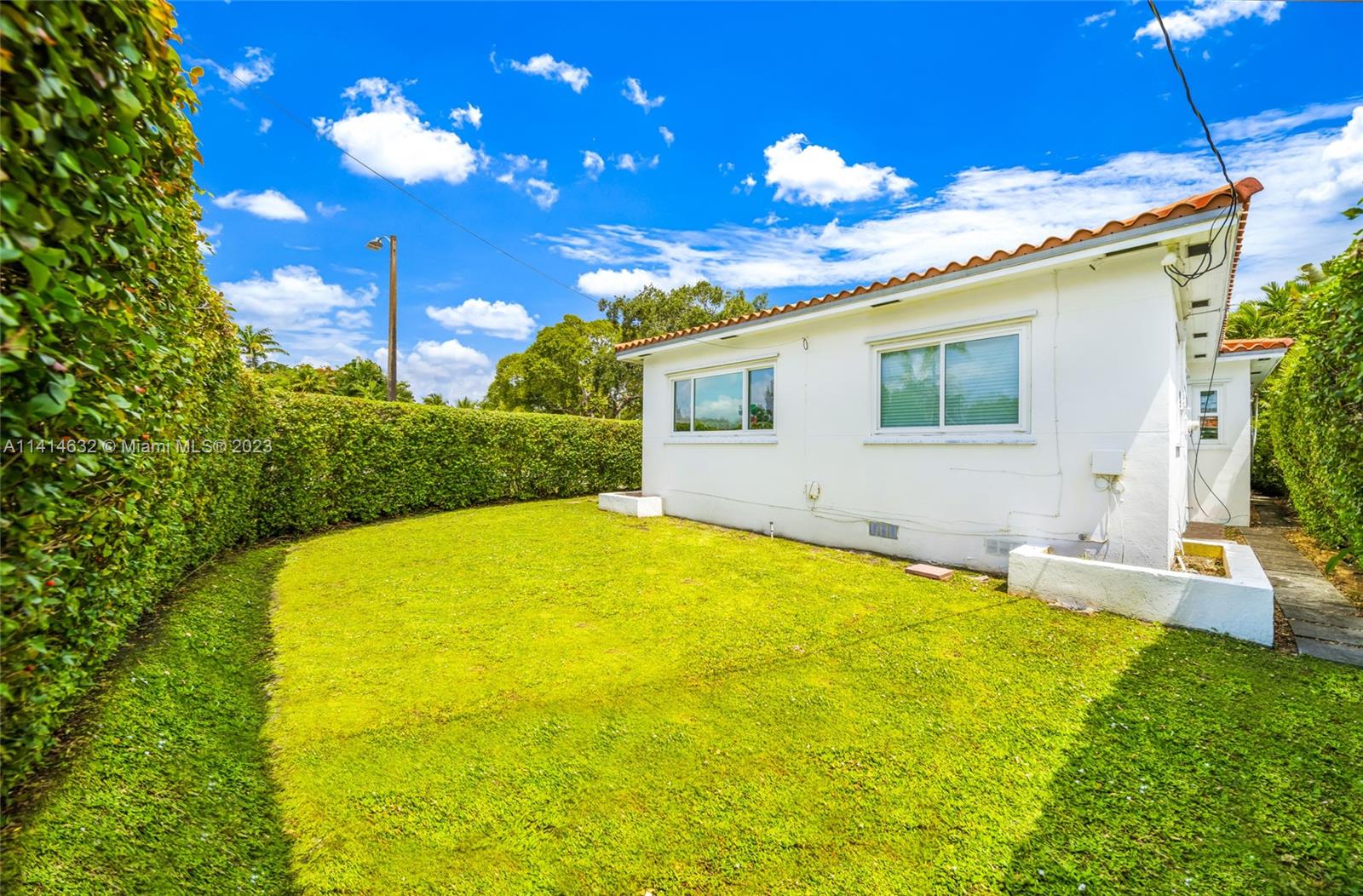 BRICKELL ESTATES - Residential Lease