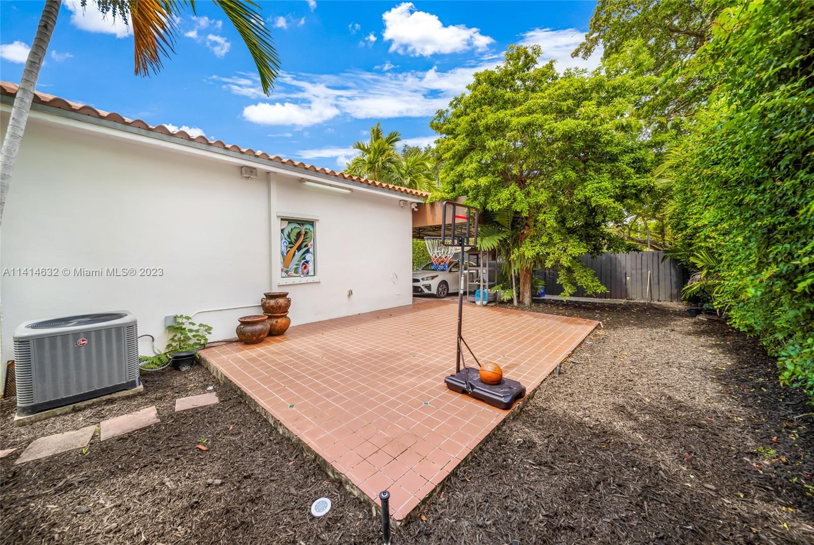 BRICKELL ESTATES - Residential Lease