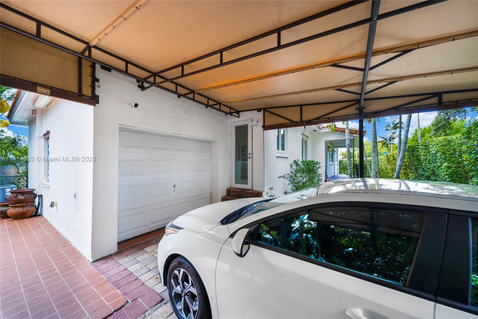 BRICKELL ESTATES - Residential Lease