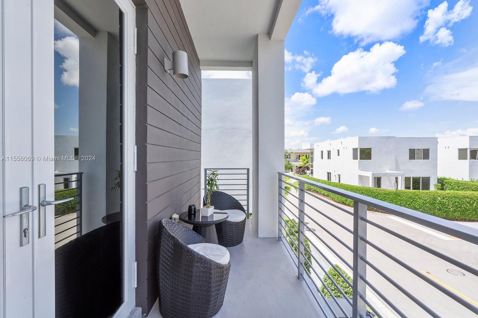 DORAL COMMONS RESIDENTIAL - Residential