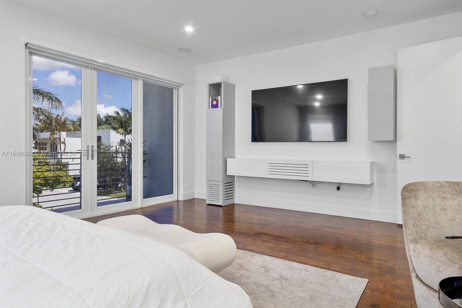 DORAL COMMONS RESIDENTIAL - Residential