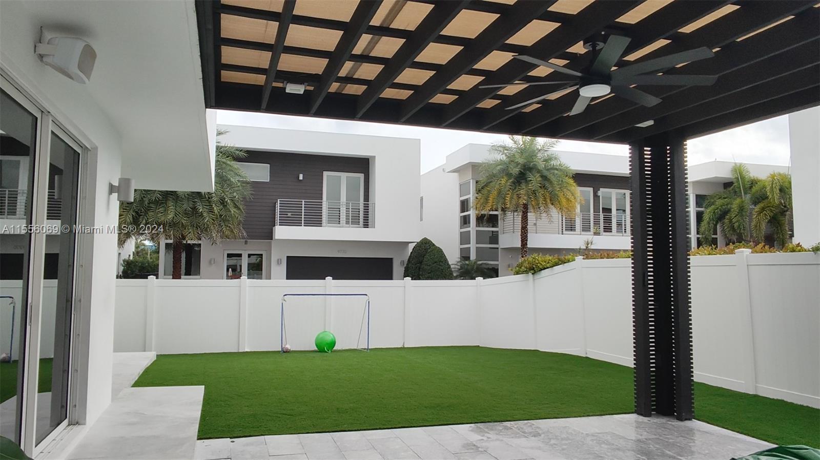 DORAL COMMONS RESIDENTIAL - Residential
