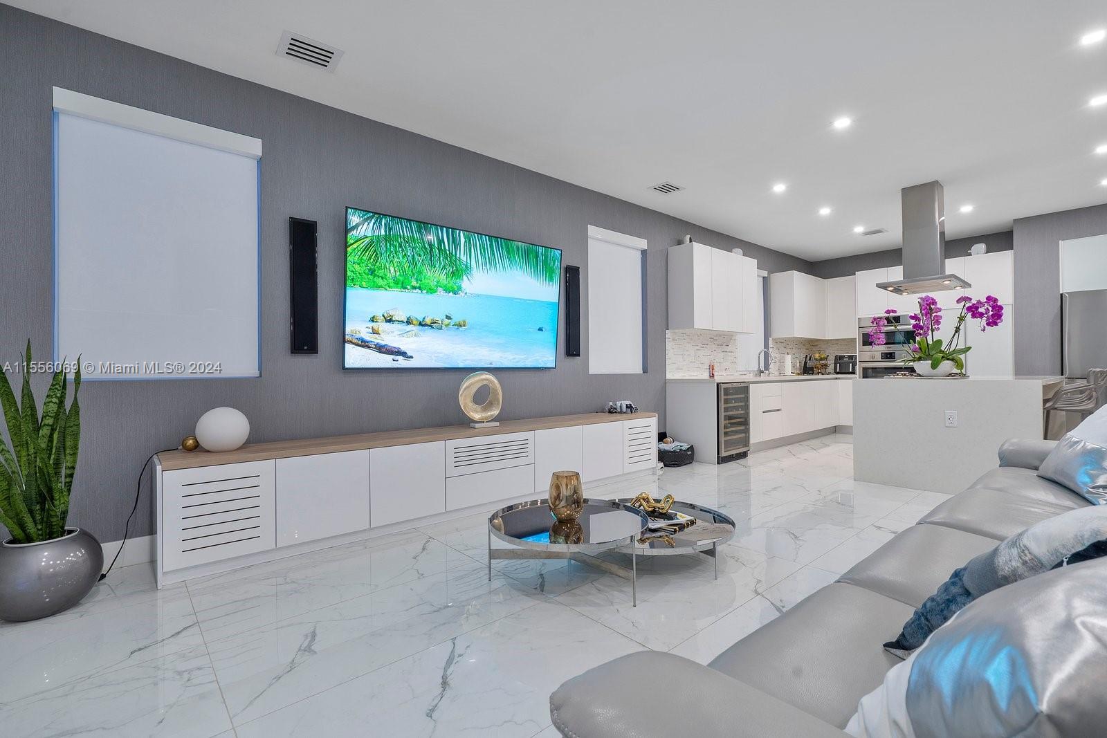 DORAL COMMONS RESIDENTIAL - Residential