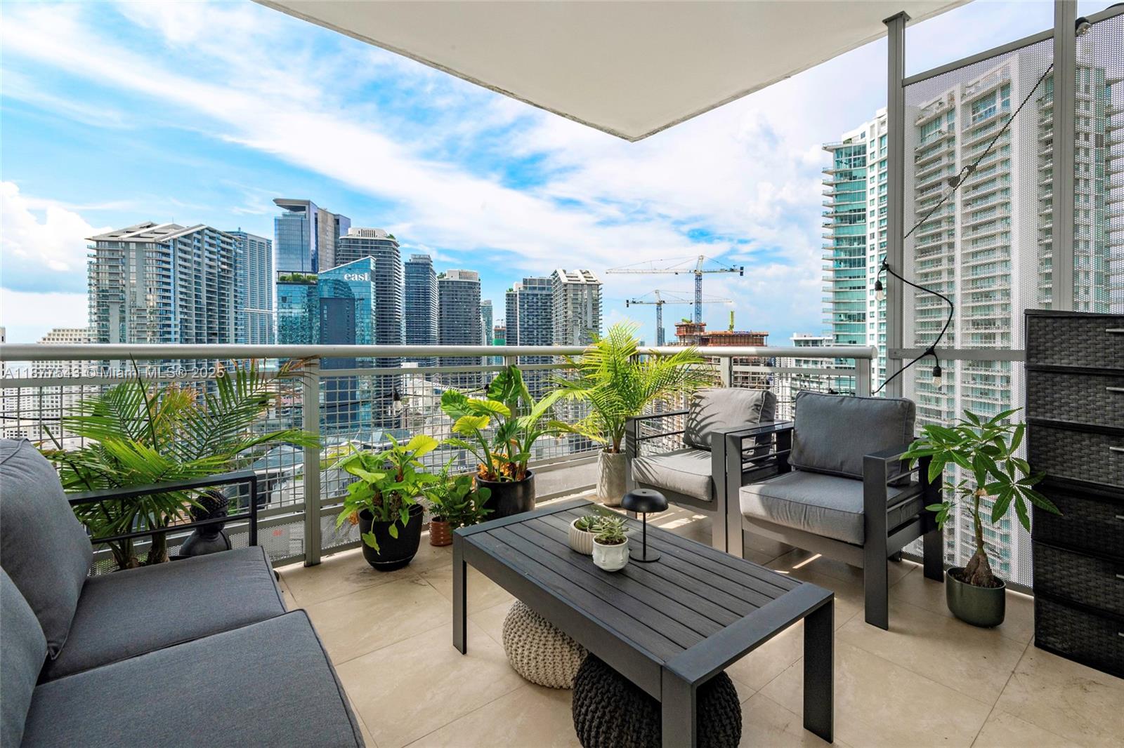 WIND CONDO - Residential