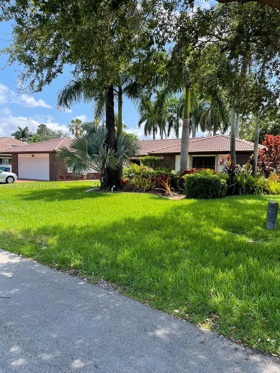 COUNTRY CLUB OF MIAMI EST - Residential