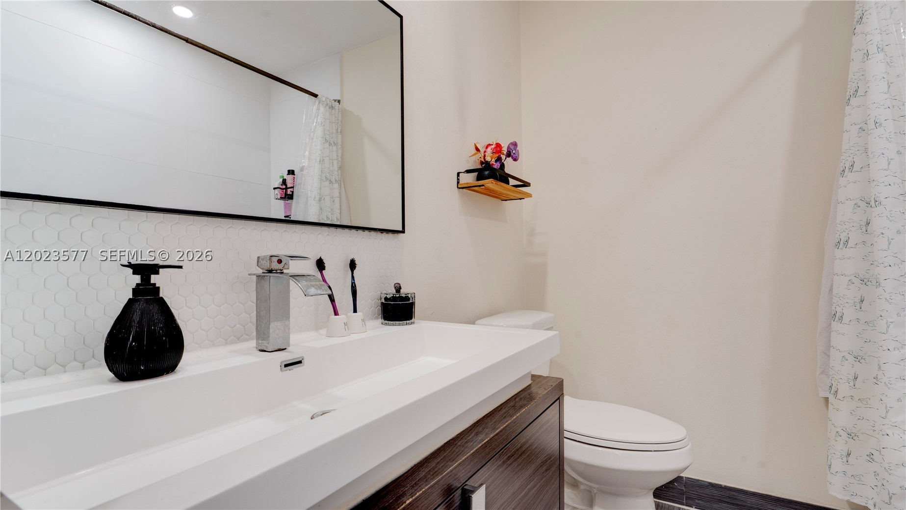 RIVER CLUB TOWNHOUSE COND - Residential