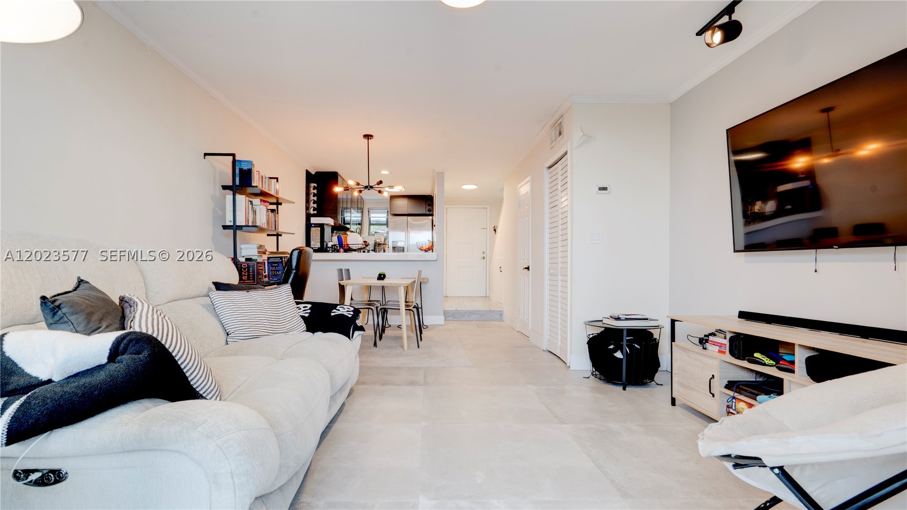 RIVER CLUB TOWNHOUSE COND - Residential