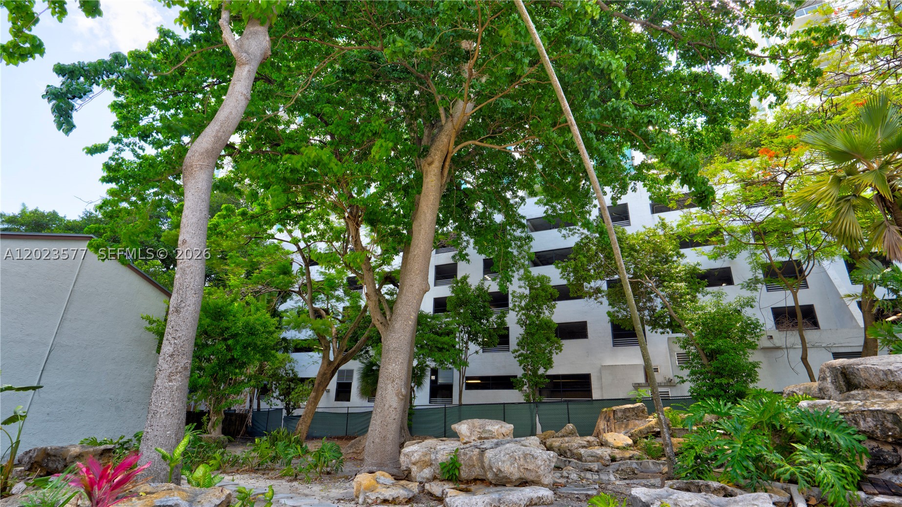 RIVER CLUB TOWNHOUSE COND - Residential