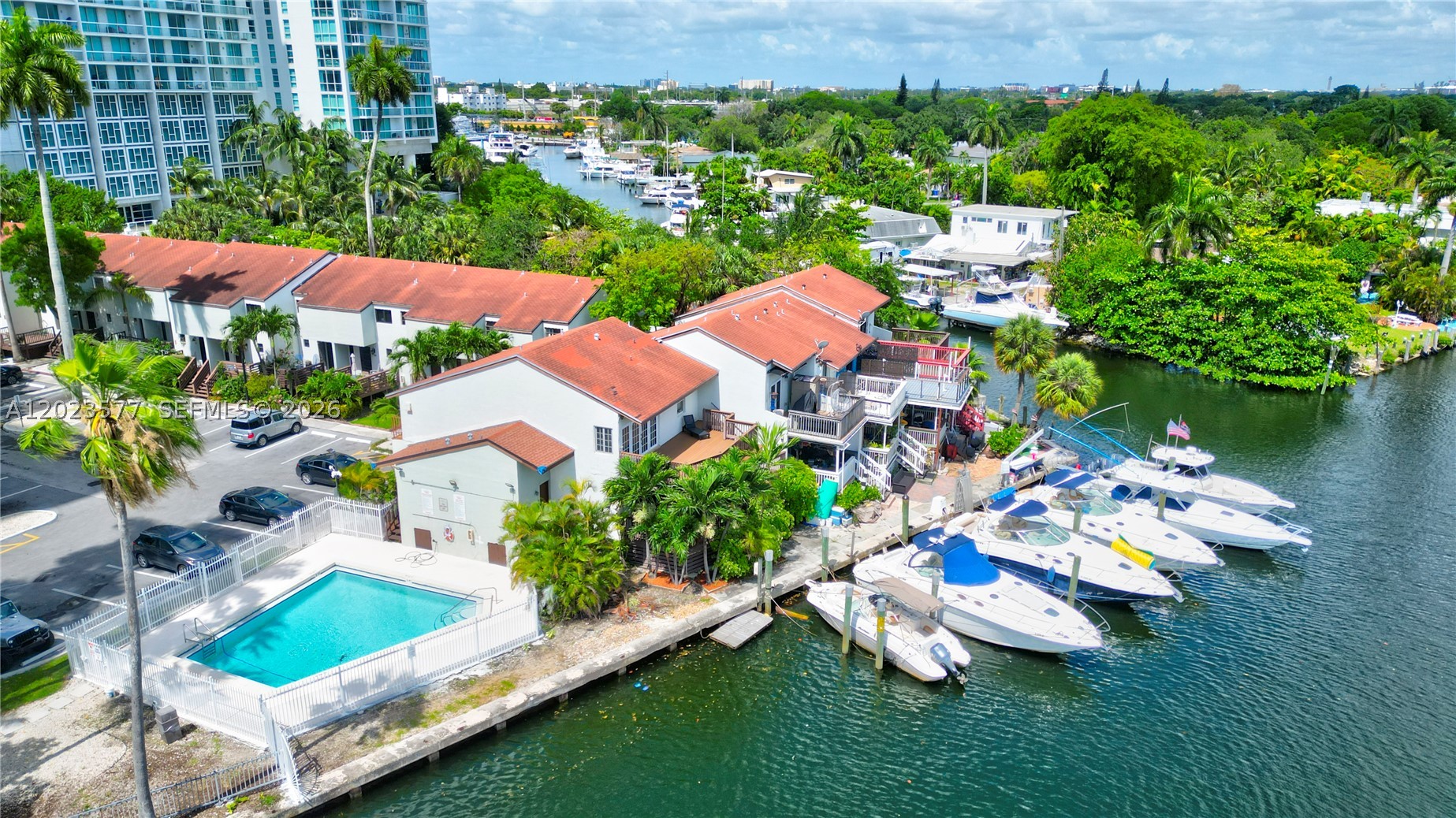 RIVER CLUB TOWNHOUSE COND - Residential